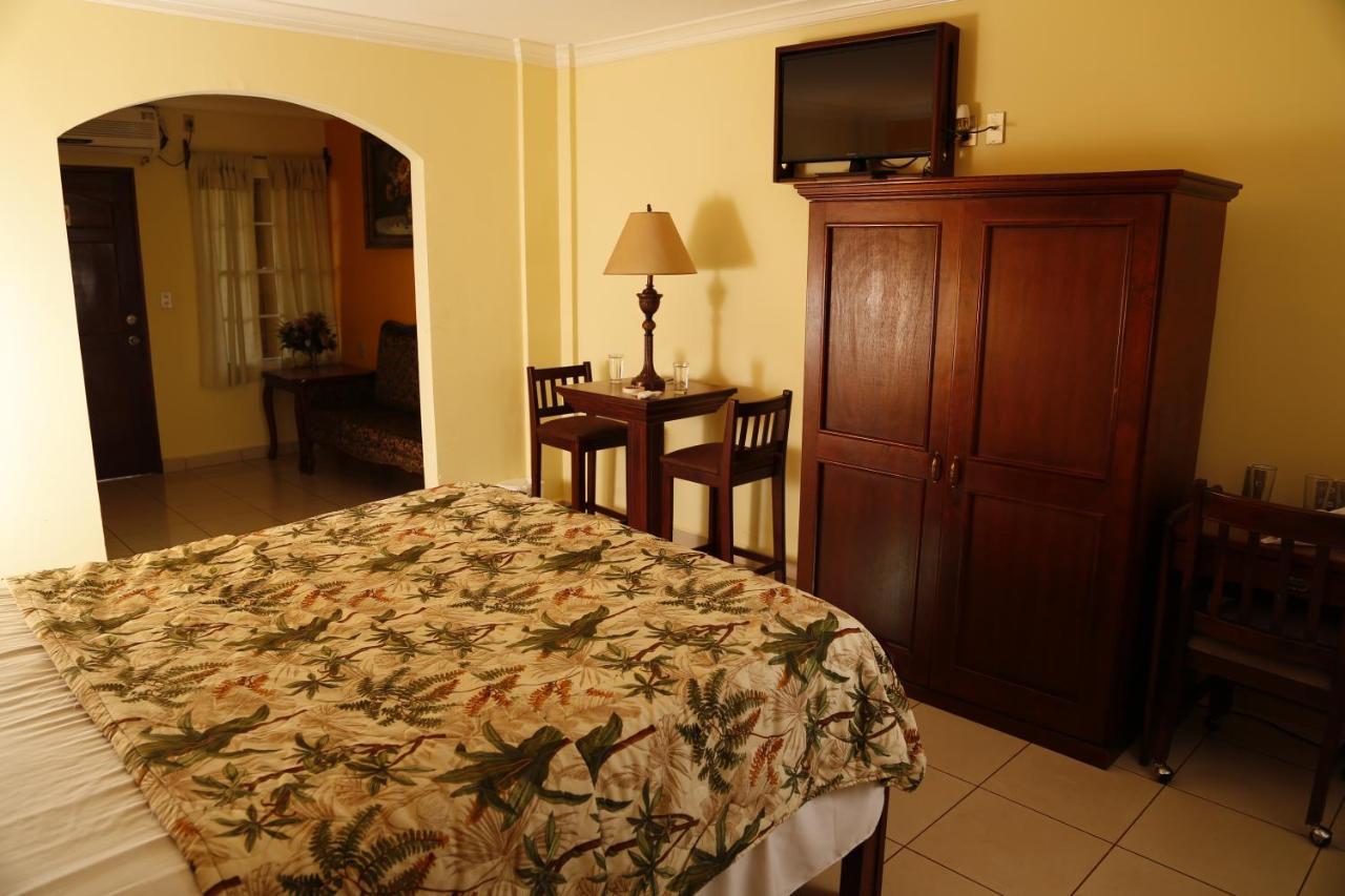Hotel Florencia San Miguel Exterior photo